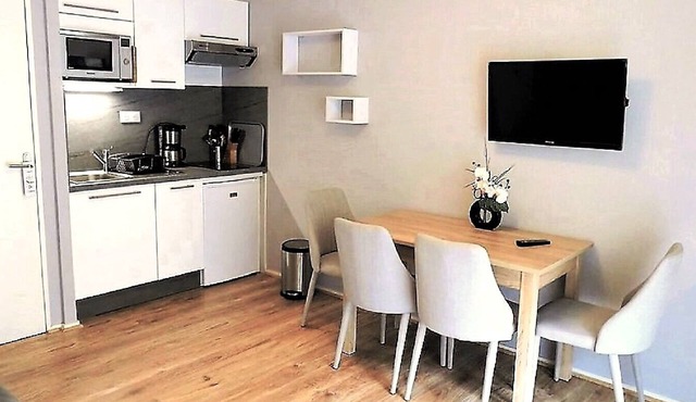 Charmant T2, hypercentre, calme, terrasse, parking, commerces