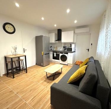 Charmant T2 proche gare SNCF à 15 min de Lyon