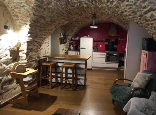 charmante cave voûtée 4 personnes