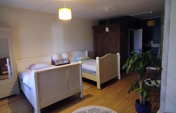 Charmante chambre dans village jurassien