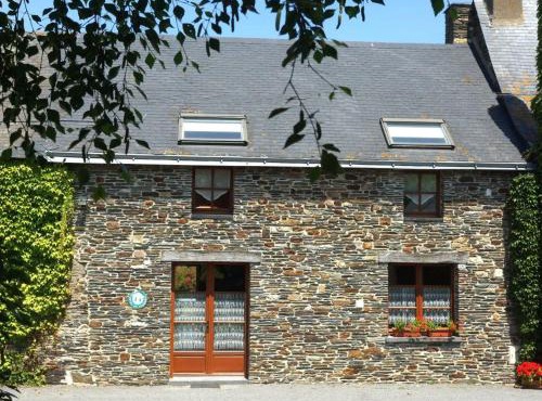 Charmante longère 3 chambres avec jardin clos, proche de Nantes, idéale pour familles et détente - FR-1-306-896