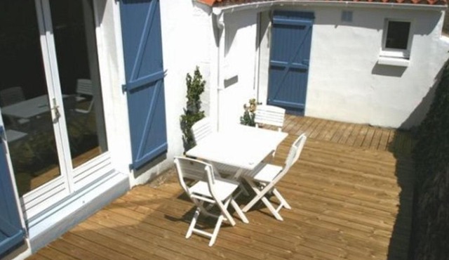 Charmante maison rénovée proche port et plage, 3 chambres, cour avec salon de jardin - FR-1-331-81