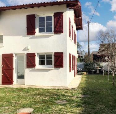 Charmante maison à Arcangues avec vue sur les montagnesEL