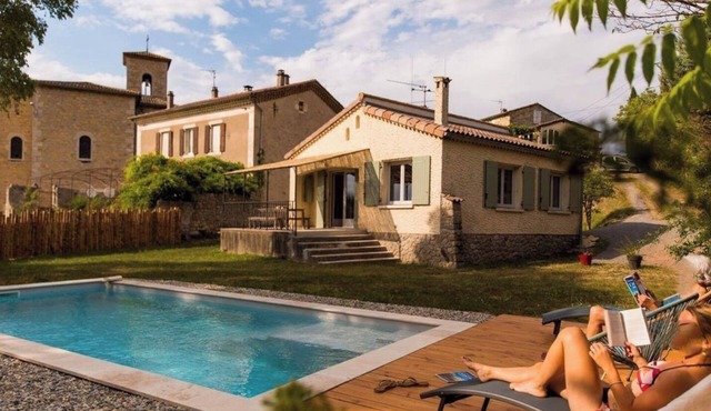 Charmante Maison Avec Piscine au Calme Ardèche Sud