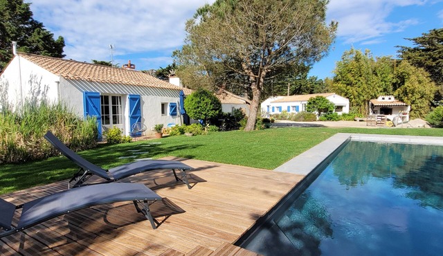 Charmante Maison Avec Piscine, au Cœur des Marais