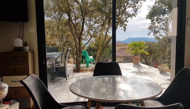 Charmante Maison avec jardin à Mornas