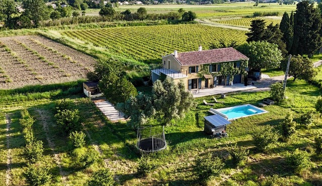 Charmante Maison de Campagne Climatisée, Piscine Chauffée, vue Mont Ventoux