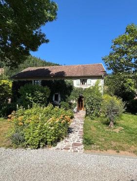 Charmante maison de campagne vue sur les montagnes