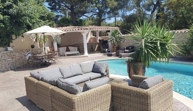 Charmante Maison de Charme Dans Quartier Calme Autour de la Garrigue