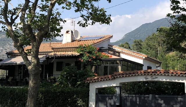 Charmante Maison de Famille au Cœur de Larrière-pays Niçois