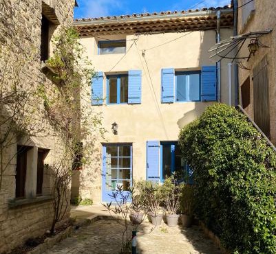 Charmante maison de village au coeur du Luberon