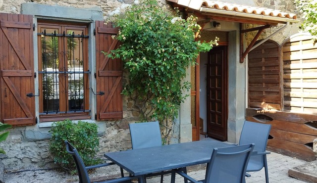 Charmante Maison en Pierres Dans Village, 200m du Canal du Midi. 30 mn Plages