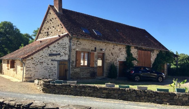 Charmante maison en pierre au coeur du Berry