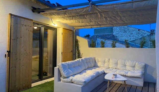 Charmante maison en pierre-TAVEL