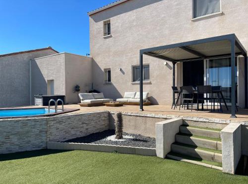 Charmante maison avec petite piscine et jardin