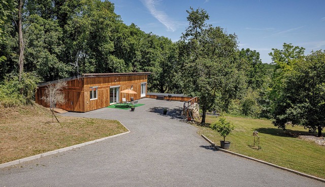 Charmante Maison en Bois Dans un Cadre Verdoyant à 15 Minutes de Saint Emilion