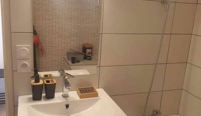 Charmante Maison Mitoyenne sur 2 Niveaux