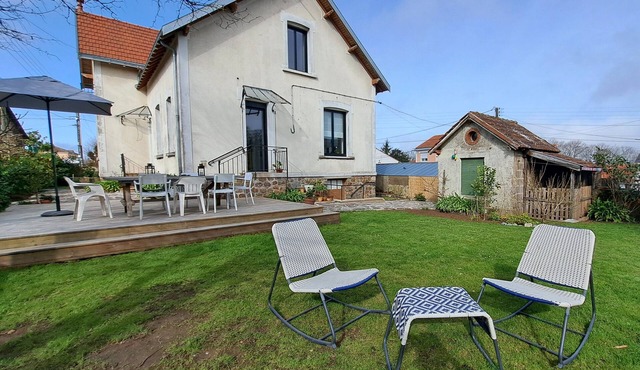 Charmante Maison sur Jardin Clos Paysagé au Calme en Plein Bourg à 20' de Nantes