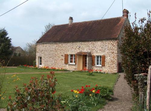 Charmante maison XVIIe siècle avec jardin en Normandie - FR-1-497-32