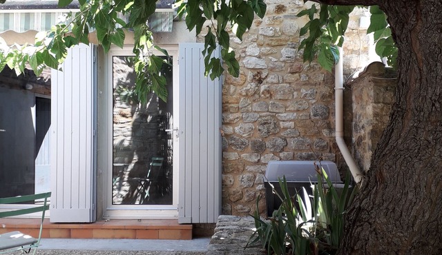 Charmante maisonnette rénovée proche Uzès Charming little house near Uzès