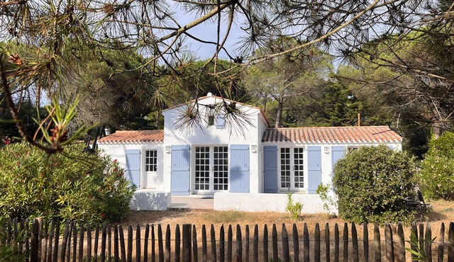 Charmante Petite Maison au Calme D'une Belle Impasse à 5mn de la Plage