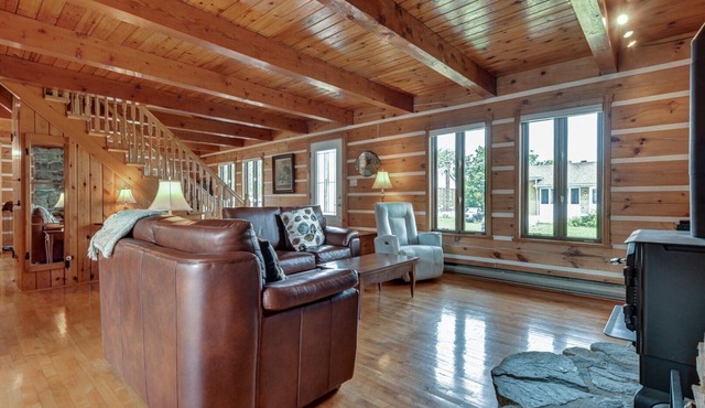 Charmante, spacieuse maison canadienne/Charming and very spacious Canadian house