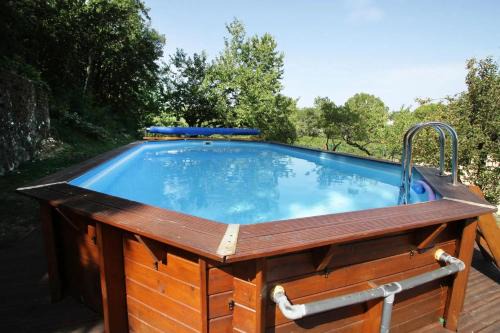 Charmante villa avec piscine privée à Saint-Sernin