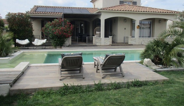 Charmante Villa Avec Piscine Chauffée