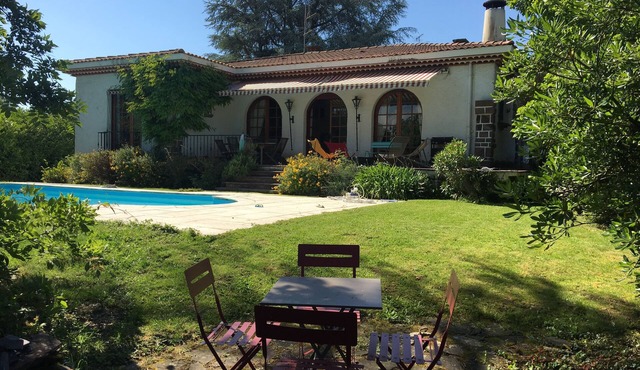 Charmante Villa10 Personnes aux Pieds des Pyrénées