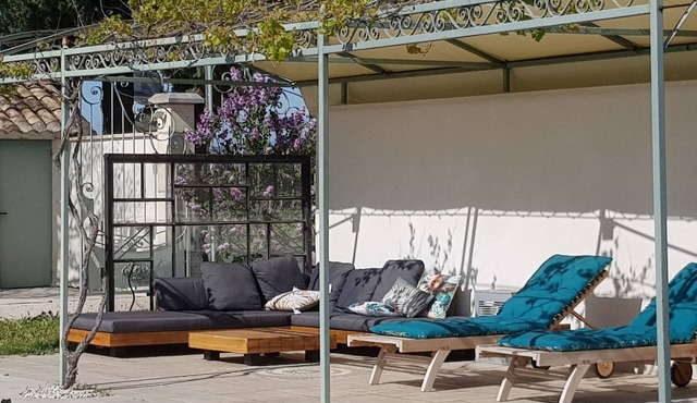 Charmantes Bauernhaus in der Provence by Interhome
