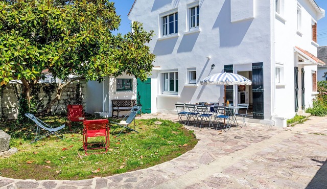 Charme de la Plage de Port Lin by Interhome