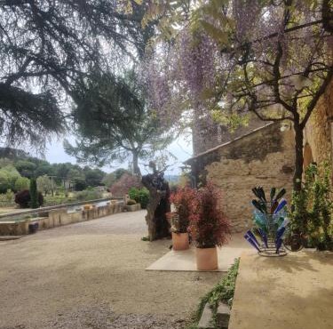 Charme et authenticité dans une ferme.