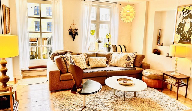 Charme,quiet & safe w private balcony in the❤️of Copenhagen most central location