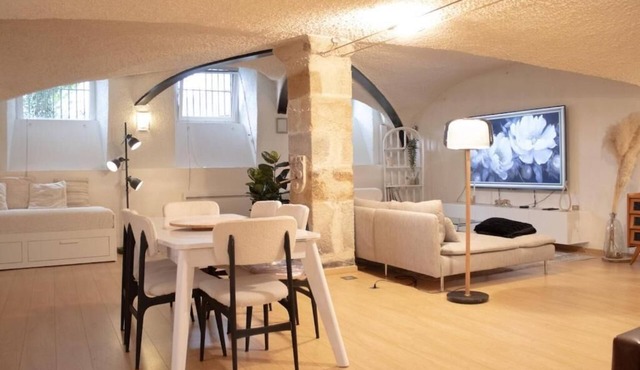 Charme rare sous les voûtes accommodation in Royat