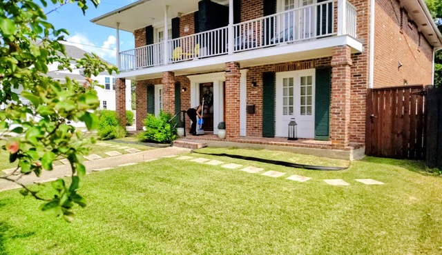 Charmed New Orleans Lakeview Neighborhood Living