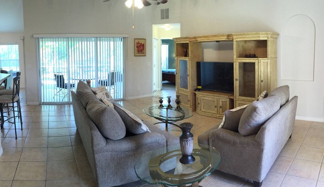 Charmer in the Heart of Cape Coral