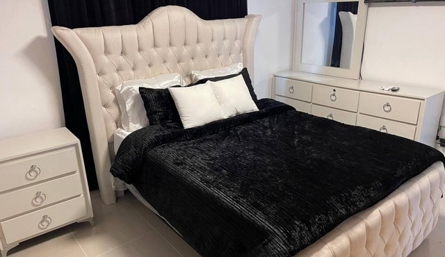 Charming 1-bedroom apartment with Jacizzi, AC, WiFi in San Francisco de Macorís