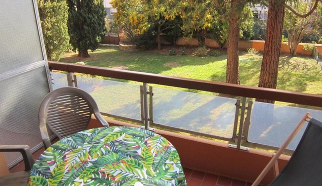 Charming F2 Apartment with Terrace & Parking in Amélie-les-Bains, Pet-Friendly