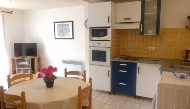 Charming F2 Apt with Terrace & A/C in Amélie-les-Bains - Sleeps 4