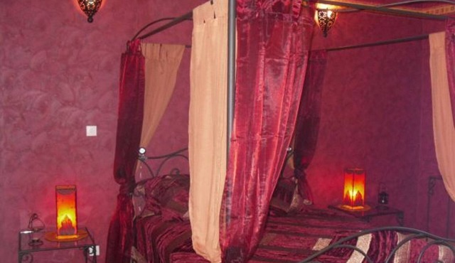 Charming house with 4 themed rooms in the heart of Joan of Arc's country