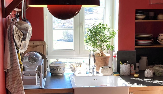 Charming golden stone house with swimming pool. Pets welcome!