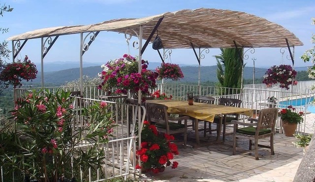 Charming and spacious villa with pool and breathtaking views