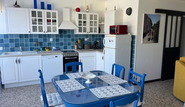 Charming ground-floor apartment 150m from the beach