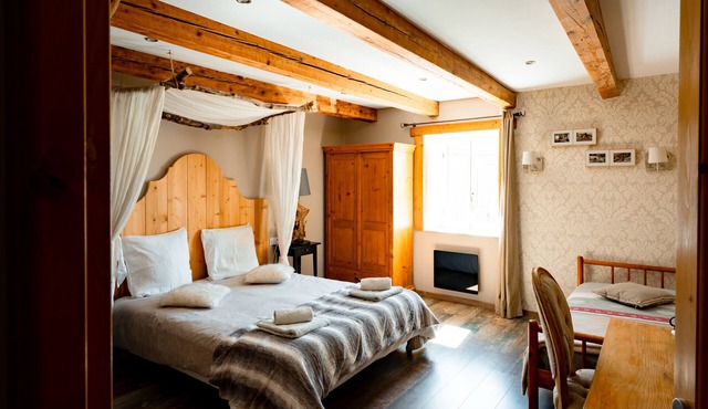 Charming guest rooms (up to 3 people)