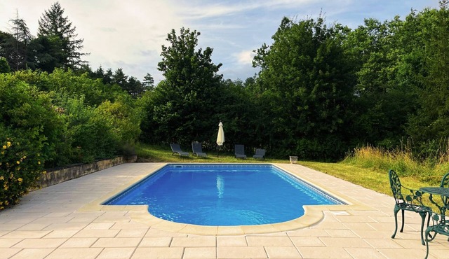 Charming Rustic Family House w/Private Pool