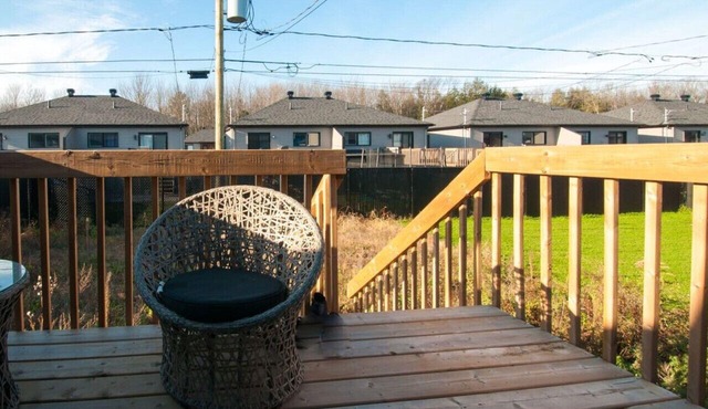 Charming 3 bed home with quick access