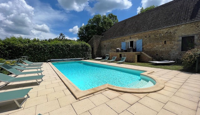 Charming 4* property with large heated swimming pool