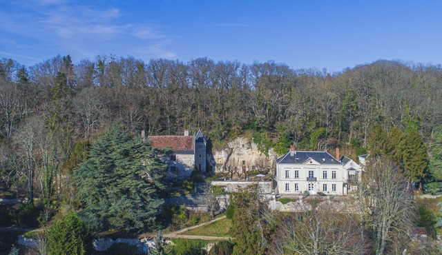 Charming manor house with 2 suites, swimming pool, 15 min from Chenonceau and Beauval