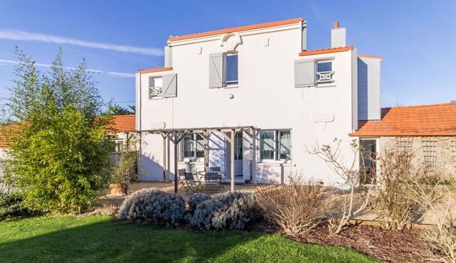 Charming Cottage near Pornic, 5km from Beach, Garden, WiFi, Family-Friendly