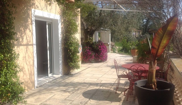Charming 2 room apartment in Nice hill